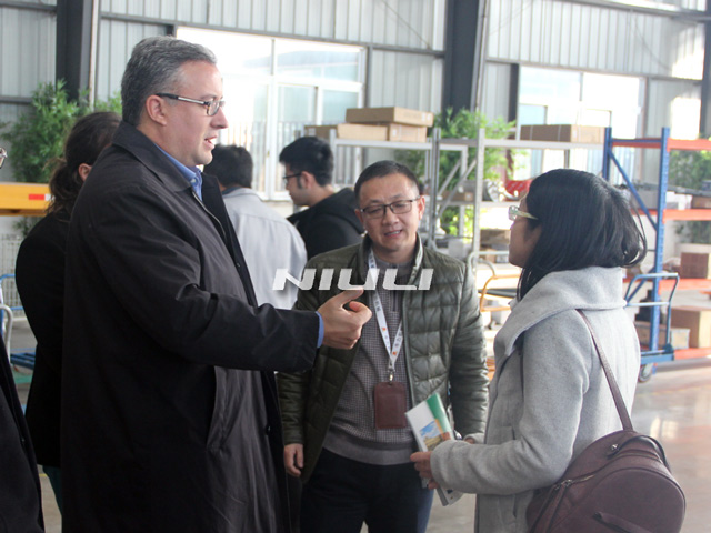 西班牙吉胡埃洛市長詢問牛力產(chǎn)品出口細節(jié)