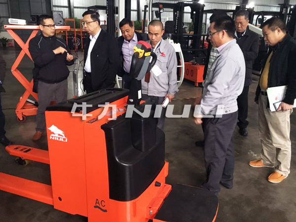 全電動(dòng)搬運(yùn)車